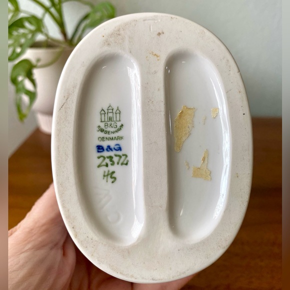 Bing & Grondahl Danish Boy & Girl Porcelain Figurine by Claire Weiss 1970s B&G - Picture 6 of 10